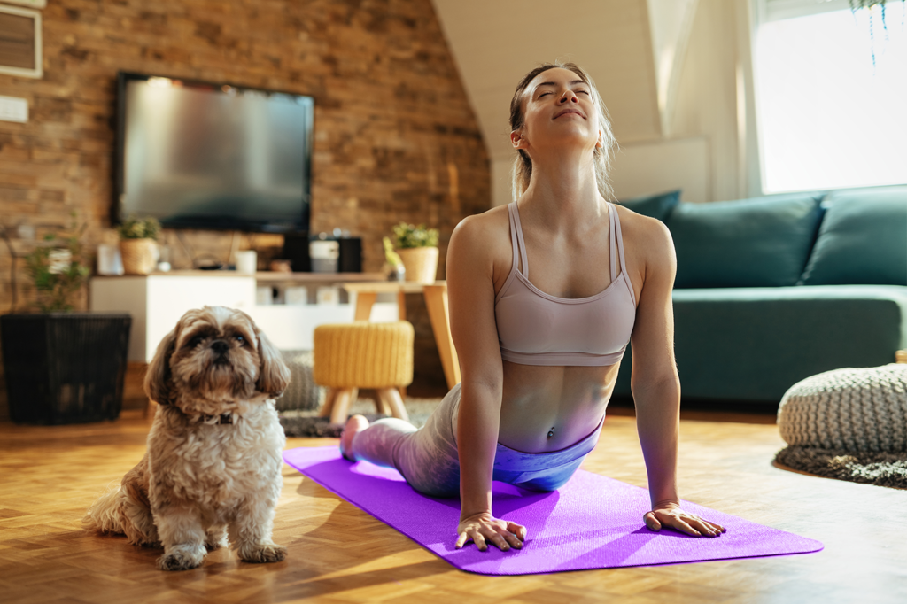 Ejercicio: El yoga muestra resultados favorables. El ejercicio aeróbico ayuda a la intensidad del dolor y calidad de vida.